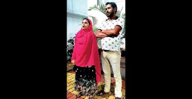 B'deshi couple waiting for travel paper for reunions with children