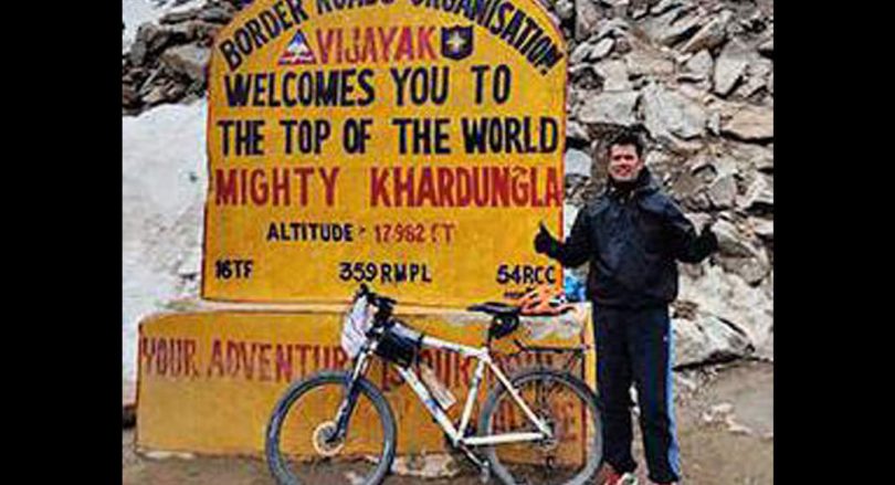 Odisha Forest Officer's pedal all the way to Khardung la
