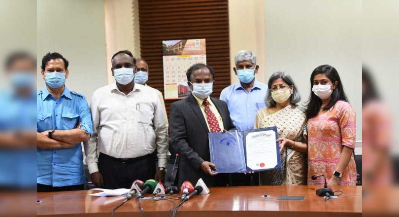 Retired lt general gets an anumertimous PhD