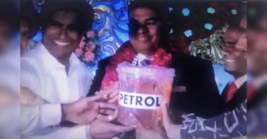 Five-liter gift friends of gasoline to groom