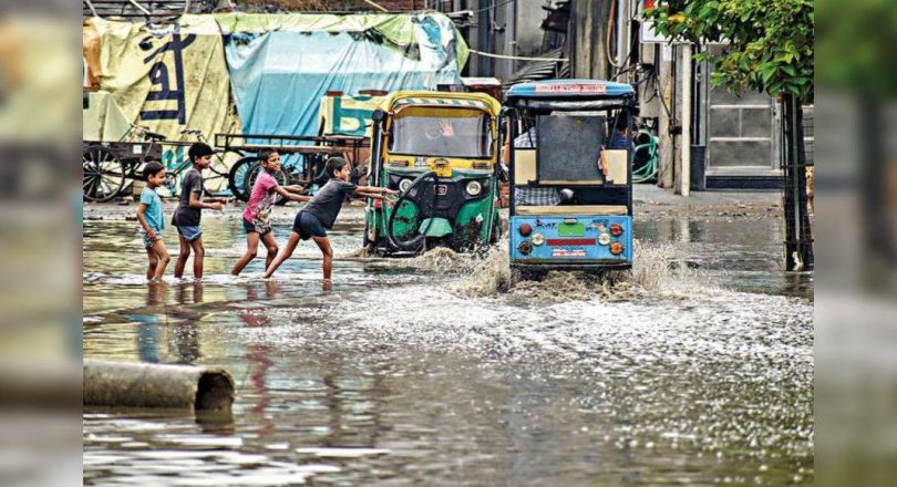 Monsun Malady: Jams on Jalan Ghaziabad Utama, Power Blackout in Noida