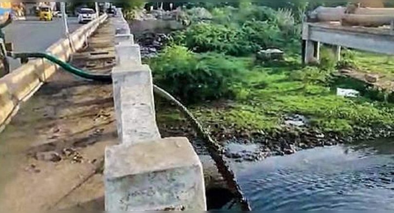 Private tankers are still throwing waste water to the coout river