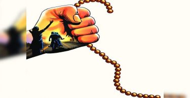 Women rob a gold chain worth Rs 98,000 in Nashik