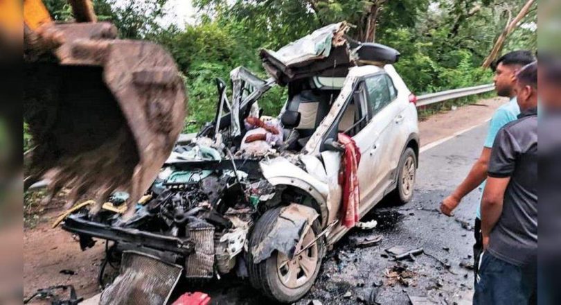 Four die after the car Rams to the St bus in the udepur chhota