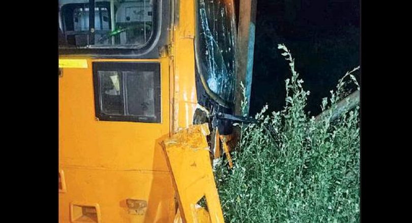 Cluster bus hit bikes in Southwest Delhi, dead teenagers