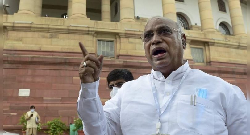 Oppn parl kiosk; Pegasus 'non-problem', said Minister