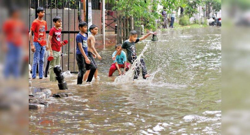 Delhi: Rain without a mood to rest, clean the air too