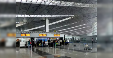 The threat of hoax bombs causes panic at Kolkata airport