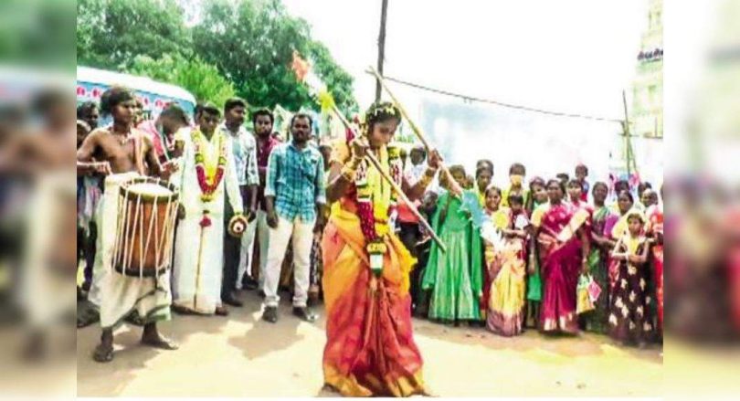 TN: Bridal Performing 'Surul Vaal Veechu' Becomes Viral