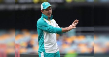 Justin Langer faces concern for leadership 'like the principal'