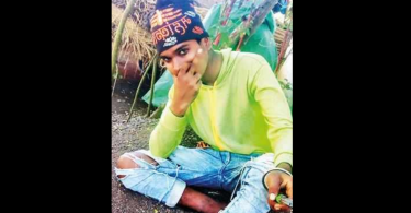 Gujarat: Two teenagers 'Thieves' hang racks at the police station