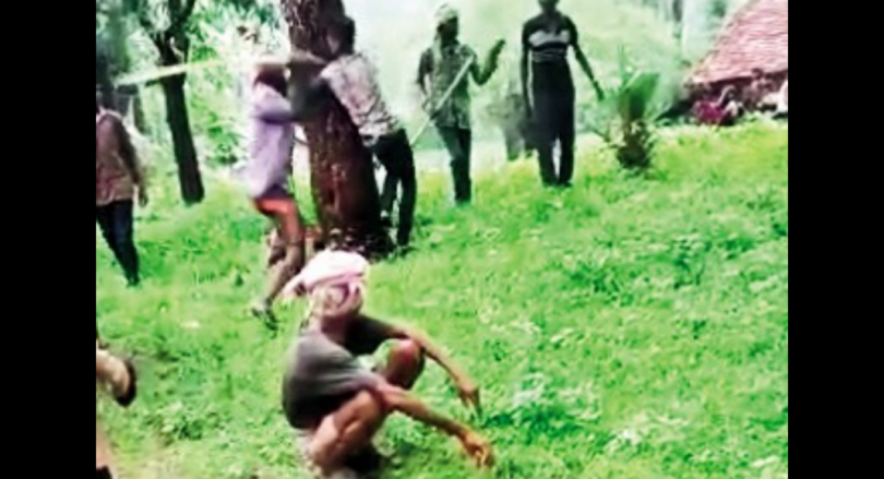 Couples who fall in love with the tree, whipped mercilessly in Gujarat