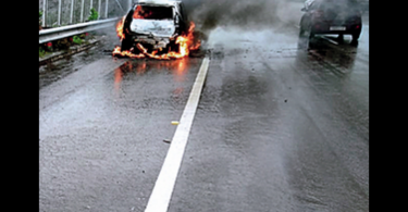 Humans suffer burns when the car caught fire in Hyderabad