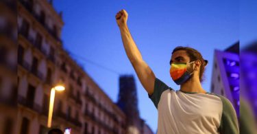 Protests in Spain against the alleged racial crime of LGBT