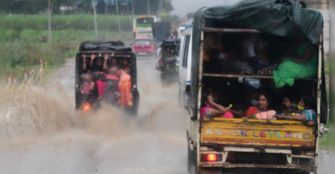 3 Dead in heavy rain, Thousands of people are evacuated