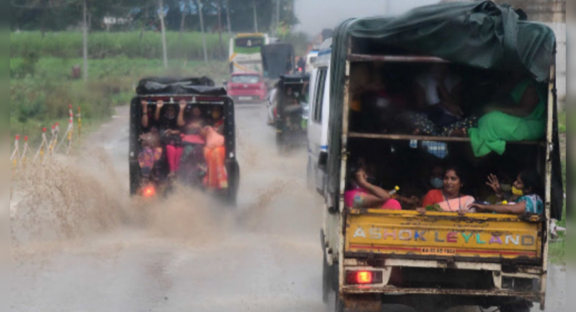 3 Dead in heavy rain, Thousands of people are evacuated