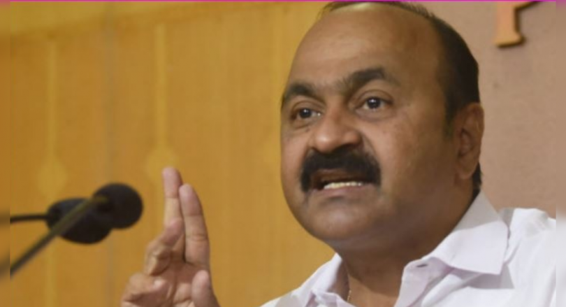 Scam Multi-Crore Loans: Milking Opposition Kerala Government in the Assembly; Walkout stage.