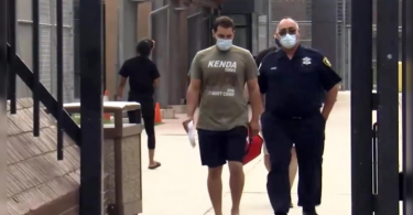 Iowa Man with weapons in Chicago Hotel 'does not mean to be surprising'