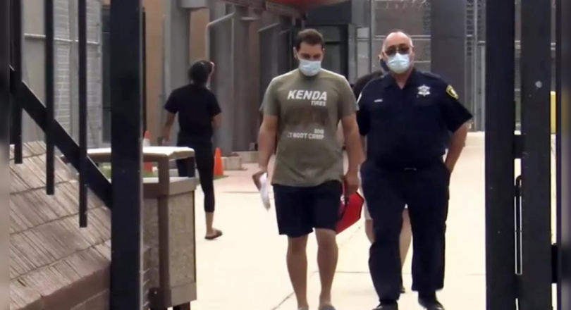 Iowa Man with weapons in Chicago Hotel 'does not mean to be surprising'