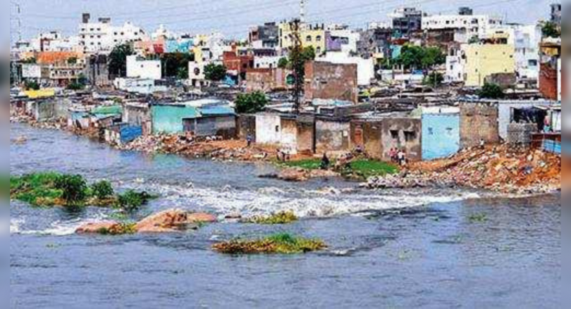 HYD: red alerts along Musi, locals have no place to go