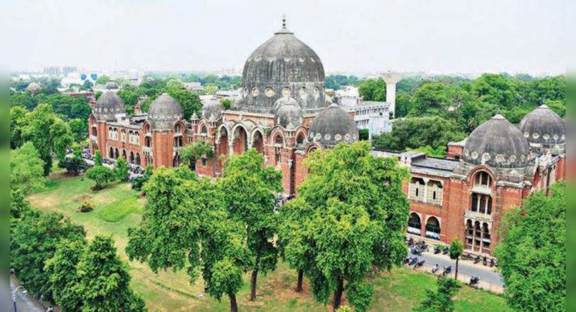 The highest university bag number of scholarships in the Gujarat government scheme