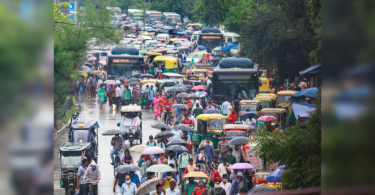 Heavy rain of Gurugram's eyelashes, disrupting traffic movements
