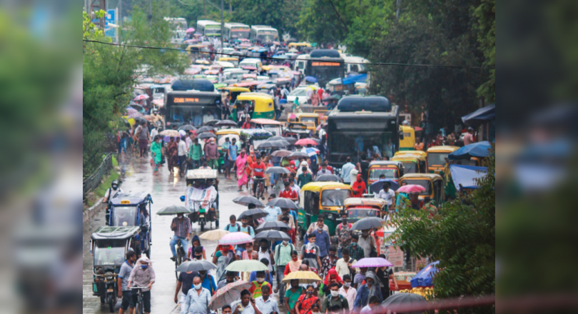 Heavy rain of Gurugram's eyelashes, disrupting traffic movements