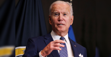 Biden to record the rules "buy America" louder in a visit to the Mack truck factory