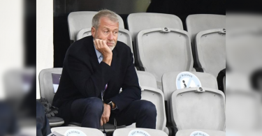 British journalists are sued by Russian billionaires for Putin's book