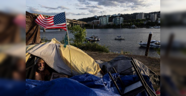 Portland prohibits homeless camps in forest areas in the middle of forest fires