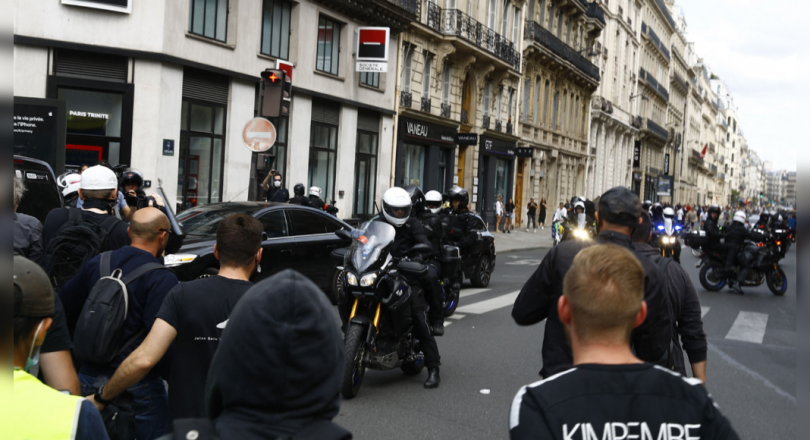 Hundreds in the traffic block of Slovak's capital in protest against vaccination law