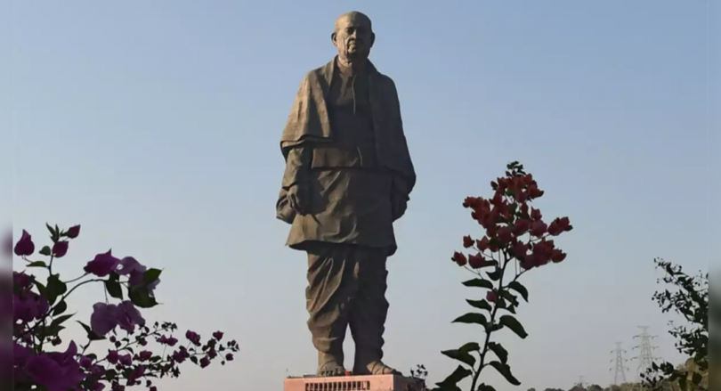 Gujarat: Travel agent was ordered to sell 12 union ticket statues at a higher price