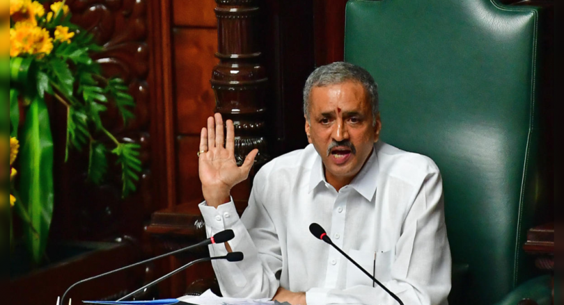 The speaker blames the government to delay 'e-vidhan'