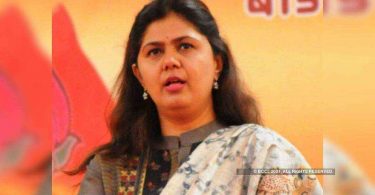 Sena: This is a tactic to complete the Pankaja Munde career
