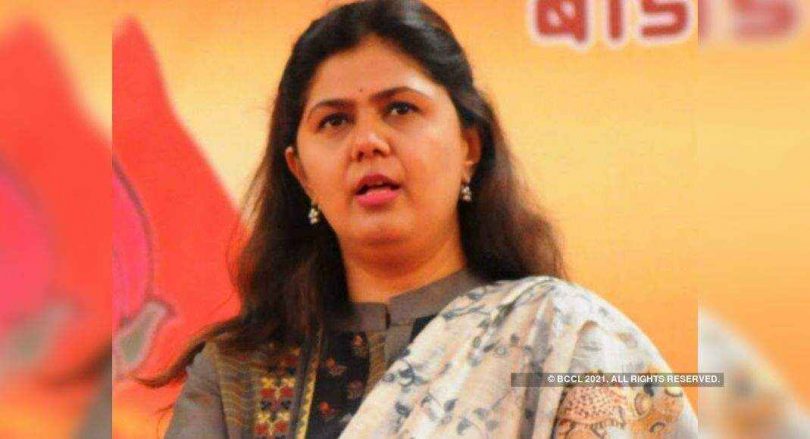 Sena: This is a tactic to complete the Pankaja Munde career