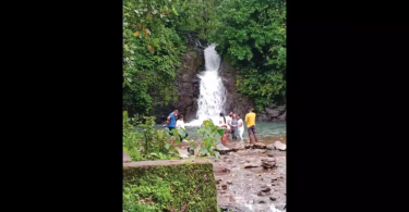Goa: Fear of the Virus Increases On Audden as a Visitor Flock to Waterfall