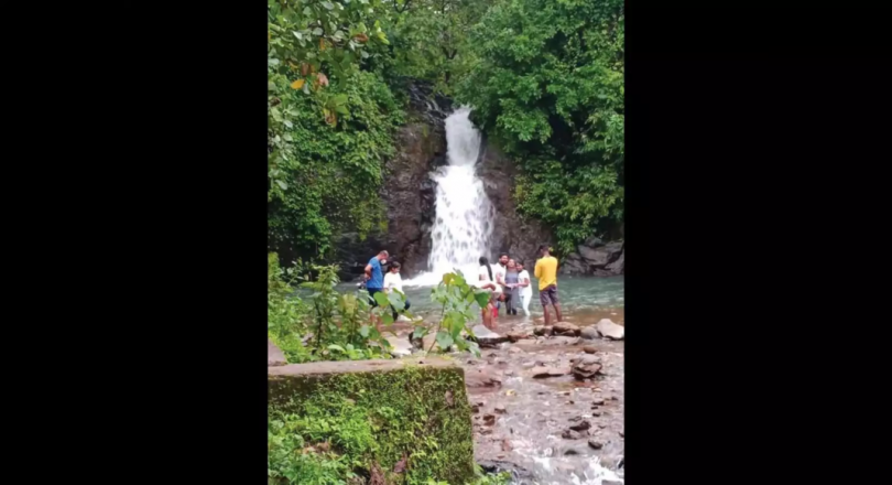 Goa: Fear of the Virus Increases On Audden as a Visitor Flock to Waterfall