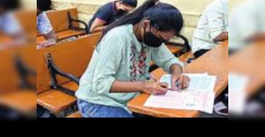 Mark Grace in Gujarat rose to 140 to make all graduations