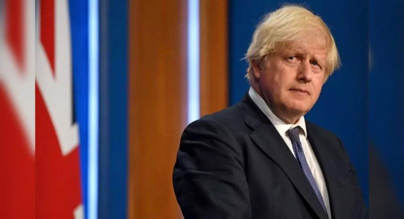 Boris Johnson avoided quarantine after colleagues to catch Covid
