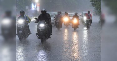 Part of Delhi receives light to medium rain