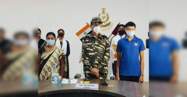 Three Maoist leaders give up before Odisha DGP