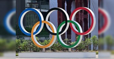 Tokyo Spectators Tire left the confused Olympic athlete
