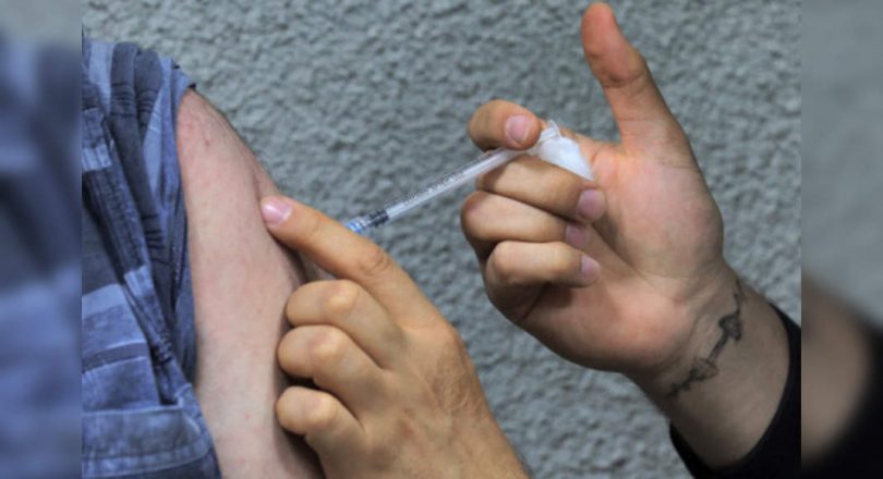 UK chose not to vaccinate the most under 18 years against Covid-19