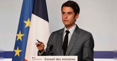 The French Cabinet approved steps to incite vaccination