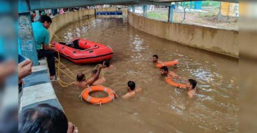 Automatic drowning drivers in the flooded pedestrian underpass