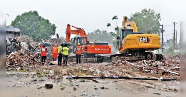 Building colapse toll rose to three; Owner, Cargo Company Manager ordered