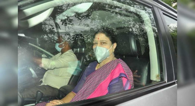 Sasikala Visits Madhusudhanan at Chennai Hospital