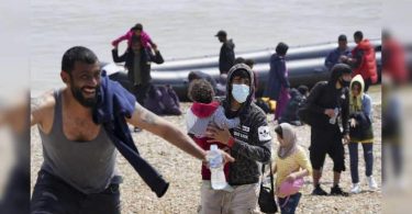 Record 430 migrant crossways to England in one day