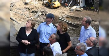 Merkel towards the flood zone facing questions for readiness