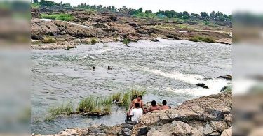 Two students sank on the river but